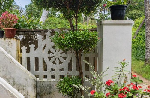 Kumbalangi House | Lake Flores Home Stay