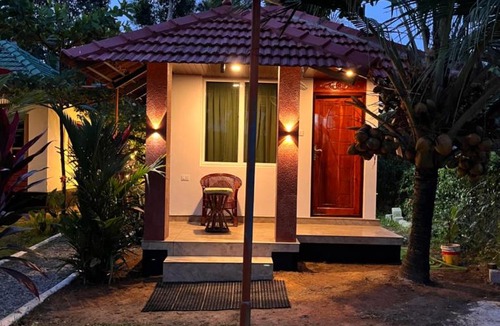 Chirayinkil House | Lake Homes