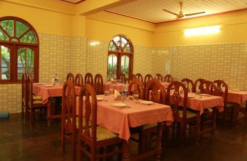 Kumarakom Bed & Breakfast | Lake Palace Family Resort Kumarakom