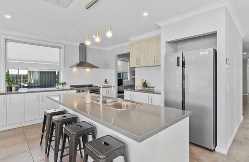 Yarrawonga House | Lake Resort on Black Bull - Upsize this Spring