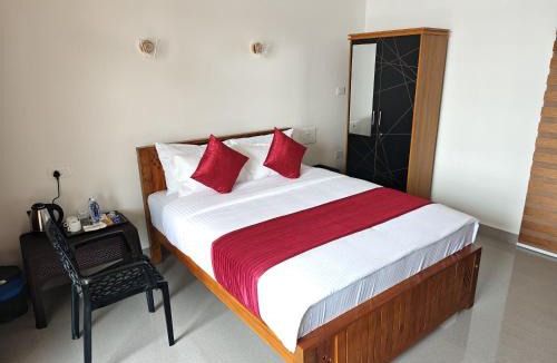 Edava Hotel | Lake Star Beach Resort