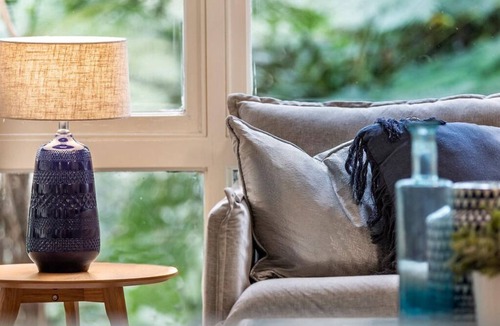 Hornsby House | Lake view, Forest home