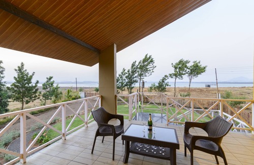 Nashik Villa | Lake View Holiday Villa Near Sula Vine Yard With 3 BdRms