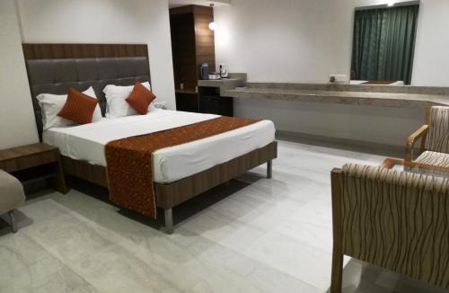 Hudco Colony Resort | Lake View Resort Lonavala
