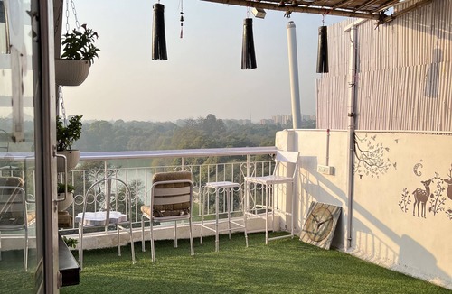 Green Park Apartment | Lake View Studio Retreat