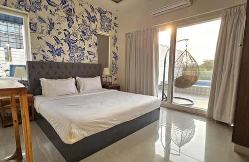 Arpora Villa | Lakefront, Pvt Pool, Caretaker - The BluJam Villa