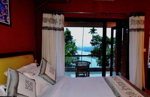Vazhavatta House | LakeRose Wayanad Resort - Lake view