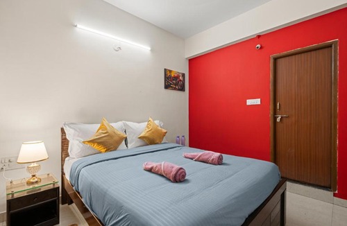 Koramangala Apartment | Lakeside Grand 101 with Lift WIFI AC