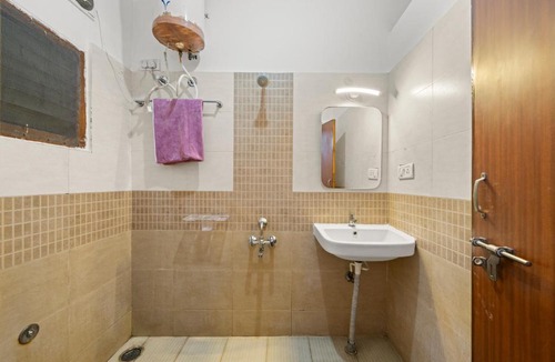 Koramangala Apartment | Lakeside Grand 101 with Lift WIFI AC