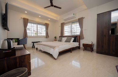 Kolkata Hotel | LAKESIDE SUITES