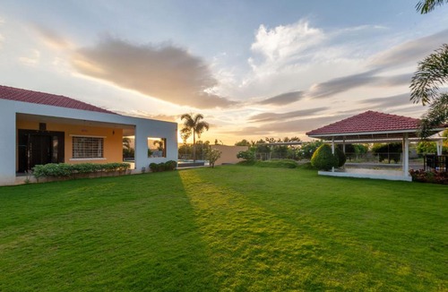Khodala Villa | Lakeside Summers by VEO - Part of StayVista