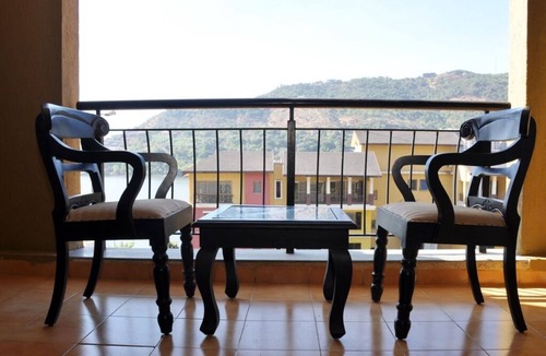 Lavasa Apartment | Lakeview 2-bedroom apartment with AC in Lavasa
