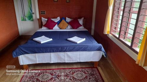 Ponnampet House | Lakeview Homestay Cottage AC room