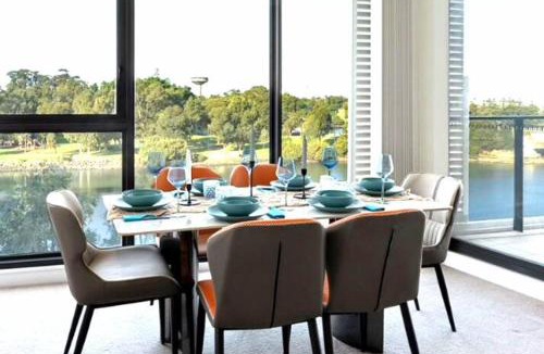 Wolli Creek Apartment | Lakeview Luxury 3Bedrooms Apt Wolli Creek close to Airport CBD