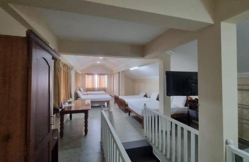 Chinnakanal Resort | Lakezone Holiday Resort