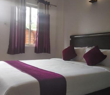 Munnar Bed & Breakfast | Landy Queen