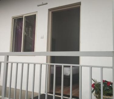 Munnar Bed & Breakfast | Landy Queen