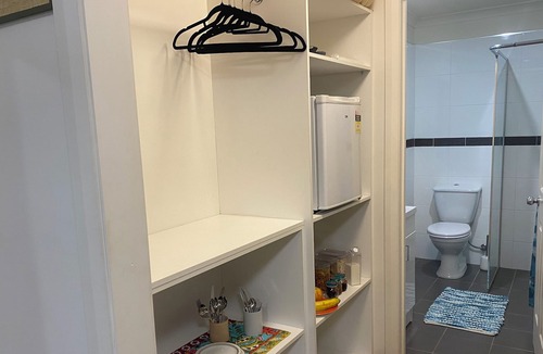 Yass Apartment | Large Private Room With Ensuite Includes Continental Breakfast