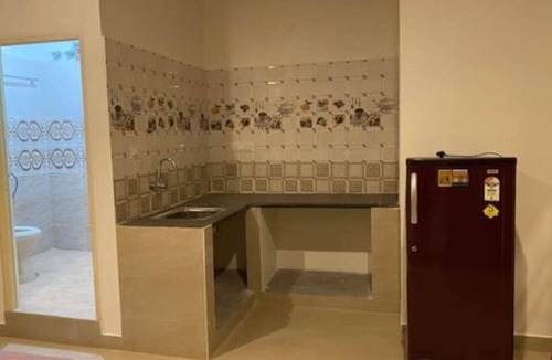Chamundi Nagar Apartment | Large studio with patio, for girls and couples