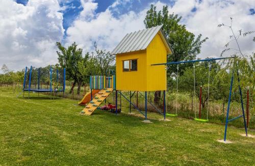 Novaci Other | Lark Nest