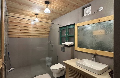 Naukuchiyatal Hotel | Latitude 29 by The Lake Resort
