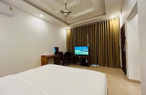 Thekkumbhagam Resort | LAVILLA LAKE RESORT AND RESTAURANT