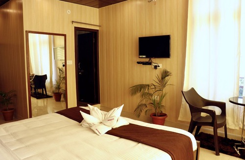Bullawala House | Laxmi Bhawan: 2nd floor Luxury guest suite