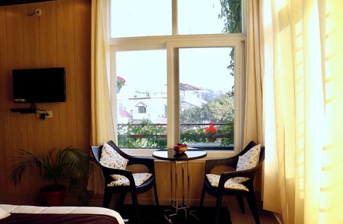 Bullawala House | Laxmi Bhawan: 2nd floor Luxury guest suite