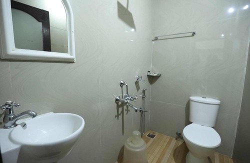 Chithirapuram Resort | Lazo Golden Valley Resort