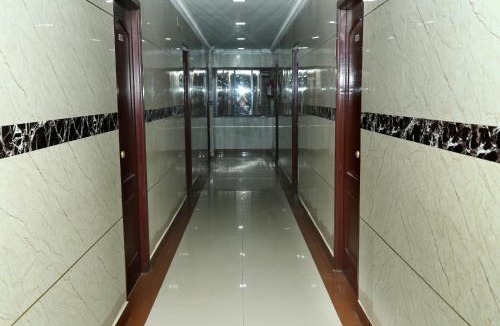 Perambur Purasavakam Hotel | Le Royal Inn