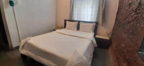 Panchgani House | Leela villa - Ancient Redstone Escape