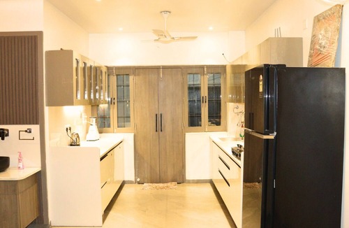 Sarnath Villa | Leela Villa Varanasi, 2BHK private villa with pool, lawn, bonfire and caretaker