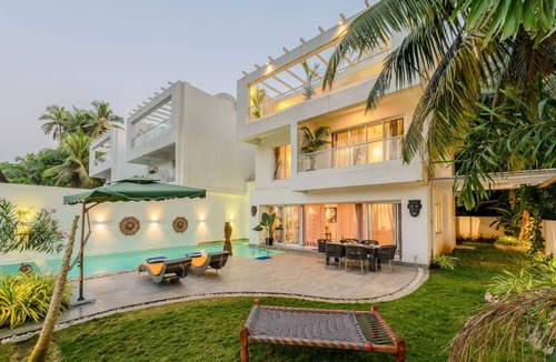 Siolim Villa | Legacy by Hireavilla Natgeo Spot w Field Views