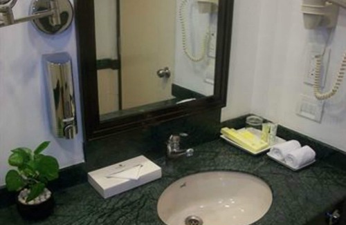 Little Mount Hotel | Lemon Tree Hotel Chennai