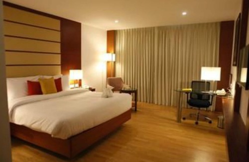 Manapakkam Hotel | Lemon Tree Hotel Shimona