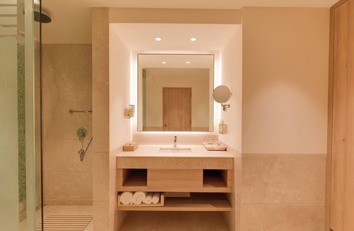 HITEC City Hotel | Lemon Tree Premier, HITEC City, Hyderabad