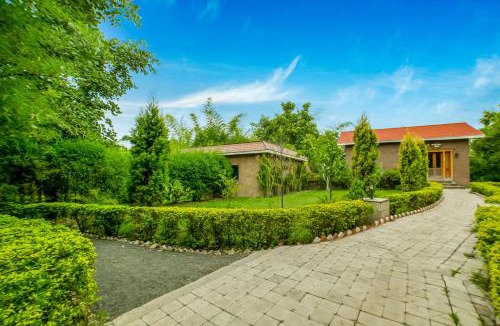 Tala Hotel | Lemon Tree Wildlife Resort, Bandhavgarh