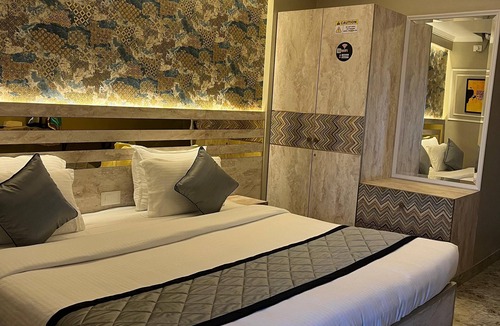 Kalyan Nagar Hotel | LG Signature Suites Kalyan Nagar