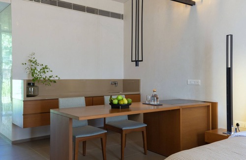 Kadi Hotel | Life At Repose: Lake Villas Resort & Club