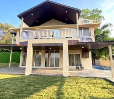 Panchgani Villa | Lifeline Villas - Luxurious Elegant Getaway Villa With Table Land View