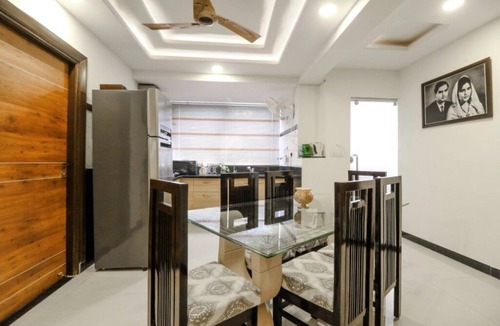 Sindhi Camp Apartment | Lilas Abode Homestay,centrally located,free wi-fi - Room 2