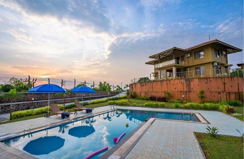 Khodala Villa | Lily Villa, Igatpuri by Ebony Stays | Cosy 6 BHK with Mountain Views