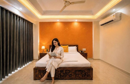 Sector 39 Hotel | Lime Tree 1BHK Service Apartment