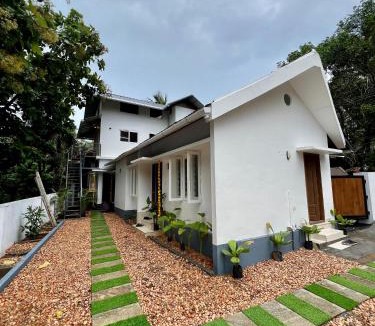 Onamthuruth House | Little Chandhana Guest House