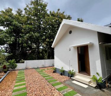 Onamthuruth House | Little Chandhana Guest House
