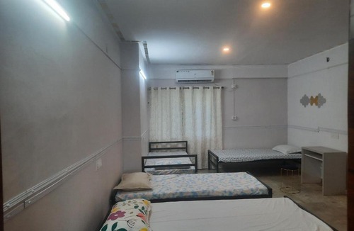 Kolkata Hotel | Little While Elitz-Budget & backpacker friendly micro hotel-Near metro