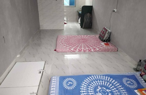 Vile Parle House | Live like a Mumbaikar (by Alien Door)