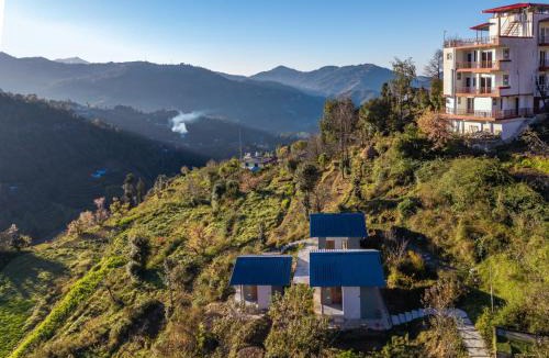 Kasiyalekh House | LiveAway Mukteshwar, Nainital by PACK