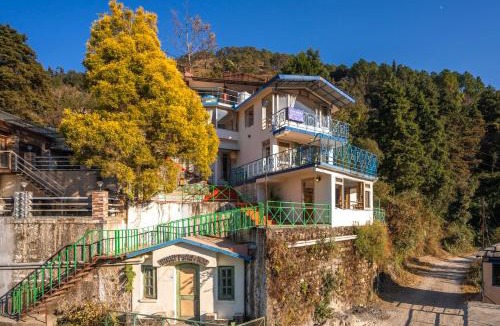 Mussoorie Hotel | LiveAway Mussoorie, Kempty by PACK