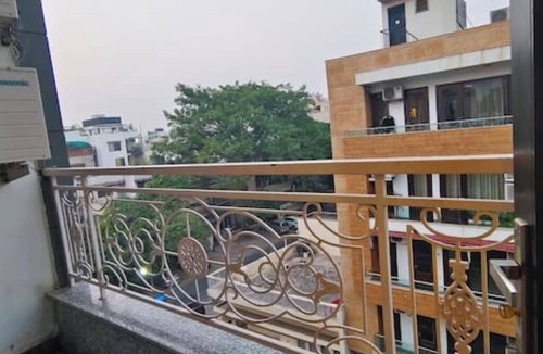 Chittaranjan Apartment | Lively 3-Bedroom Apartment with Terrace in GK1 – Downtown Comfort & Convenience!